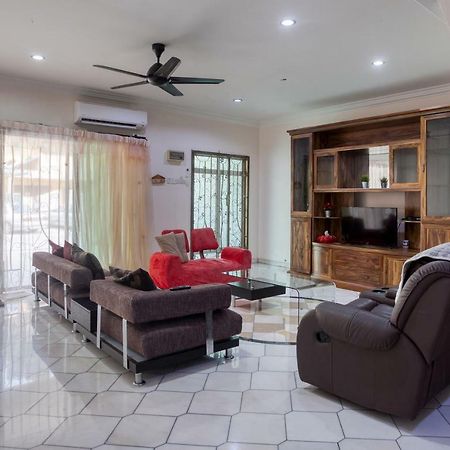 Gunung View Homestay 10 To 12 Pax Near Sunway Tambun Ipoh Exteriör bild