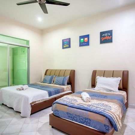 Gunung View Homestay 10 To 12 Pax Near Sunway Tambun Ipoh Exteriör bild