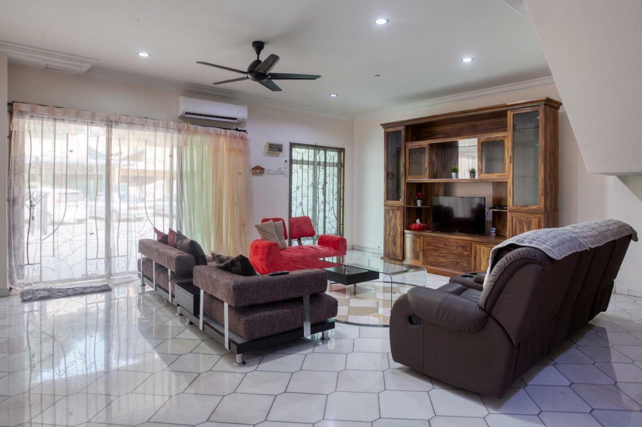 Gunung View Homestay 10 To 12 Pax Near Sunway Tambun Ipoh Exteriör bild