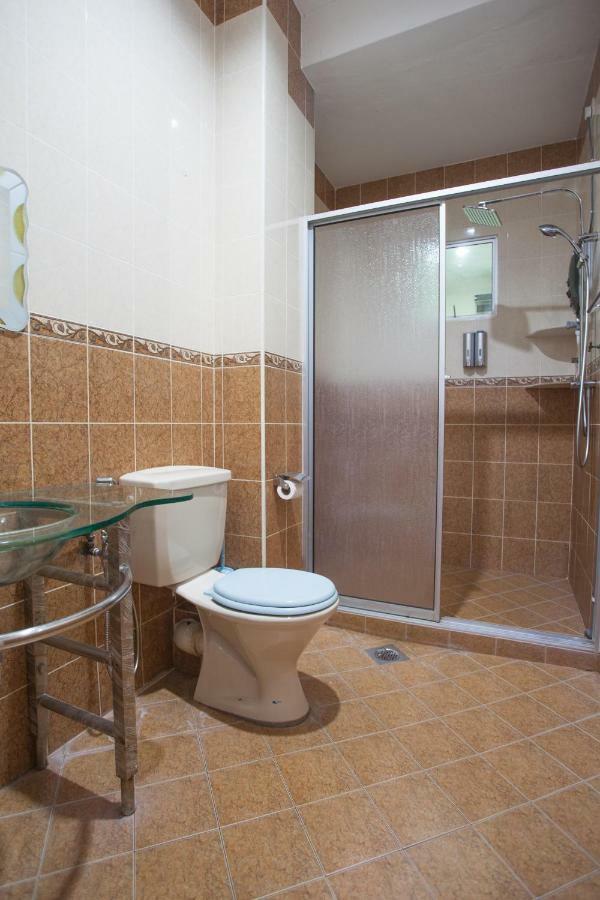 Gunung View Homestay 10 To 12 Pax Near Sunway Tambun Ipoh Exteriör bild